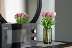 Bright Apartment Bulgarska with Parking near ENEA Stadium by Noclegi Renters