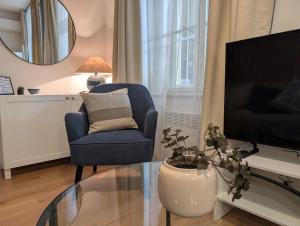 Central Budapest Boutique Blue Gem