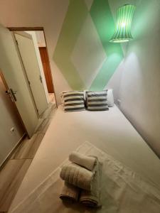 Hidden Garden 2BR with Patio