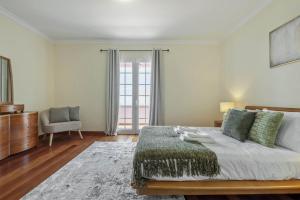 Amendoeira Residence by Homie