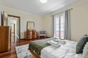 Amendoeira Residence by Homie