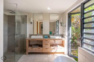 Villa Ayoo - West Coast, Private Villas Resort