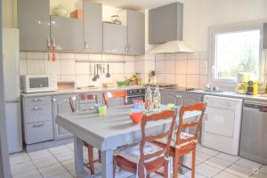 Maisons de vacances Les Trois Moulins - 10min de Pont L-Eveque - 6 personnes : photos des chambres