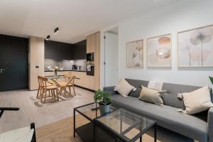 2BR Retreat in Las Condes Steps from Arauco Park