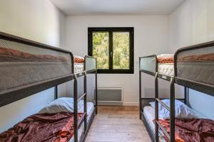 Appartements Aux pieds des pistes - Appt B : photos des chambres