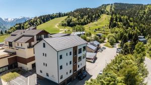 Appartements Aux pieds des pistes - Appt B : Appartement Supérieur 2 Chambres 