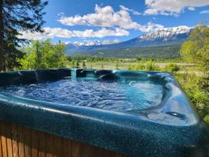 Alpenrose 204 Hottubs, Mountains View, KING bed