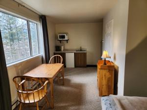 Alpenrose 204 Hottubs, Mountains View, KING bed