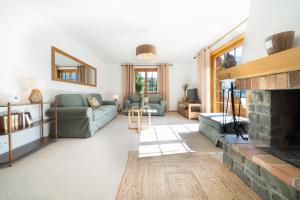 La Tour dAnthème 3 chambres 8 personnes