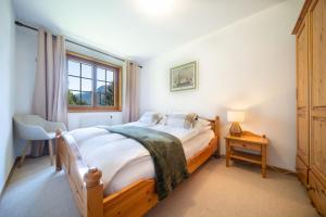 La Tour dAnthème 3 chambres 8 personnes