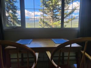 Alpenrose 204 Hottubs, Mountains View, KING bed