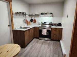 Alpenrose 204 Hottubs, Mountains View, KING bed