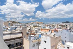 Stylish elevated ground floor studio with yard