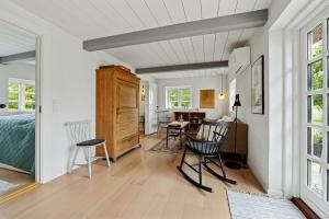 Find Peace In Charming Home Close To Nature