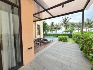 Villa 3BR Beach Front