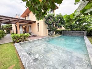 Villa 3BR Beach Front