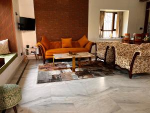 Mystical Escape- Peaceful Hill Retreat with Valley view
