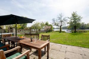 Claysmead - A large Lakeside House in Thorpeness - Aldeburgh Coastal Cottages