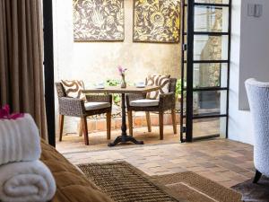 Kings Walden Garden Manor