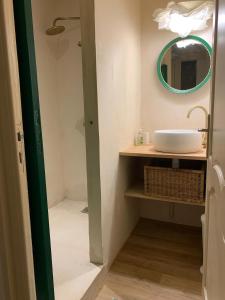 Auberges de jeunesse Maison Maje : Lit Simple dans Dortoir Mixte