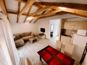 Sea View Apartment with Terrace 7 Min to Beach Free Parking