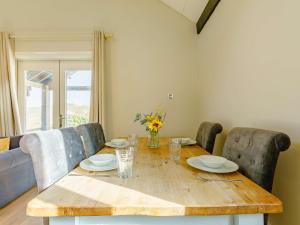 2 Bed in Barnstaple 09089