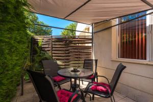 SeaNest Golden Sands Apartment