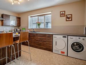3 bed in Brecon BN304