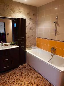 B&B / Chambres d'hotes Les Galeries de Beaulac : photos des chambres
