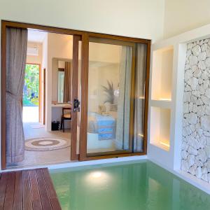 Honeymoon private pool villa - bohemian vibes