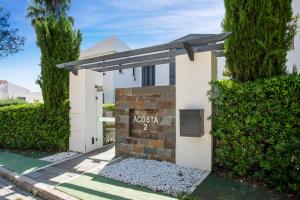 Acosta 3 by Asola Property