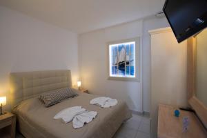 Erato Apartments