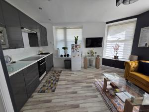 The Holiday 20 flat! outside LEZ