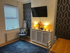 BIG 7-bed Contractor House in Derby by PureStay - 7 nights min!