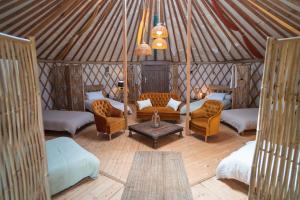 Yourte piscine jardin - Quatre Murs Et Un Toit