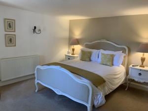 Kings Head Low House