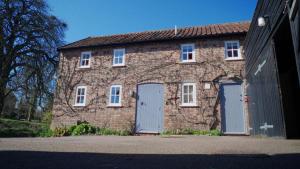 Kings Head Low House