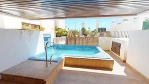 Departamento en complejo residencial Bahía del Plata, Estepona, España