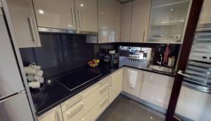 Departamento en complejo residencial Bahía del Plata, Estepona, España