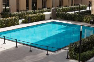 Private Luxury Home Sleeps 3 Pool Access