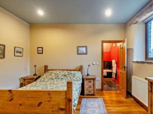 1 Bed in Combs PK674