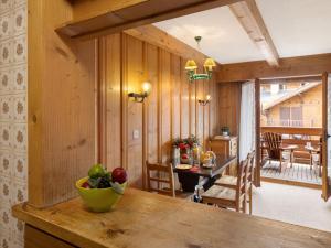 Apartment Square Poste 341 by Interhome