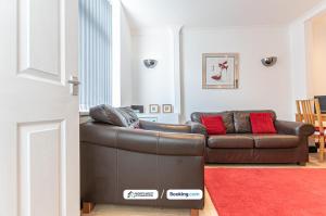 Fully Furnished 3 Bedroom House in Preston with Free Parking