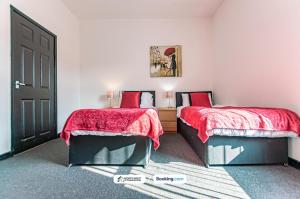 Fully Furnished 3 Bedroom House in Preston with Free Parking