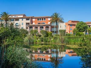 Apartment Les Rivages de Coudoulière-2 by Interhome