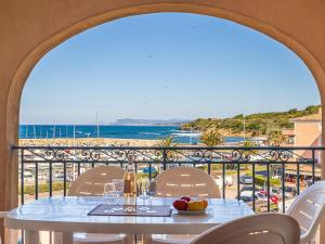 Apartment Les Rivages de Coudoulière-10 by Interhome