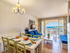 Apartment Les Rivages de Coudoulière-10 by Interhome