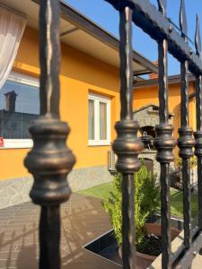 Summer house with terrace and free private parking