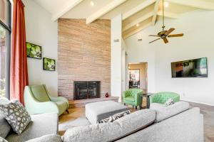 Group Getaway with Outdoor Oasis in Sedona!