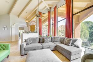 Group Getaway with Outdoor Oasis in Sedona!